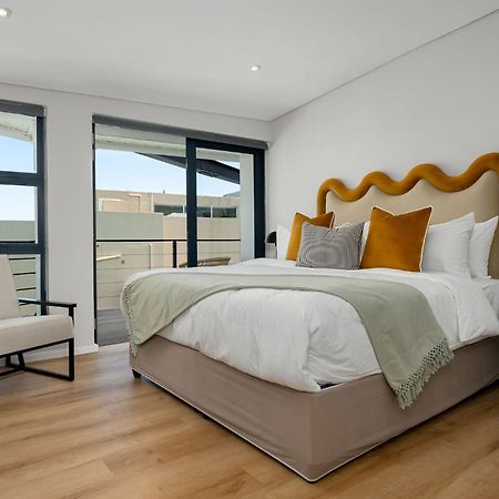 Neighbourgood 1St Crescent Camps Bay Hotel Cape Town Exterior photo