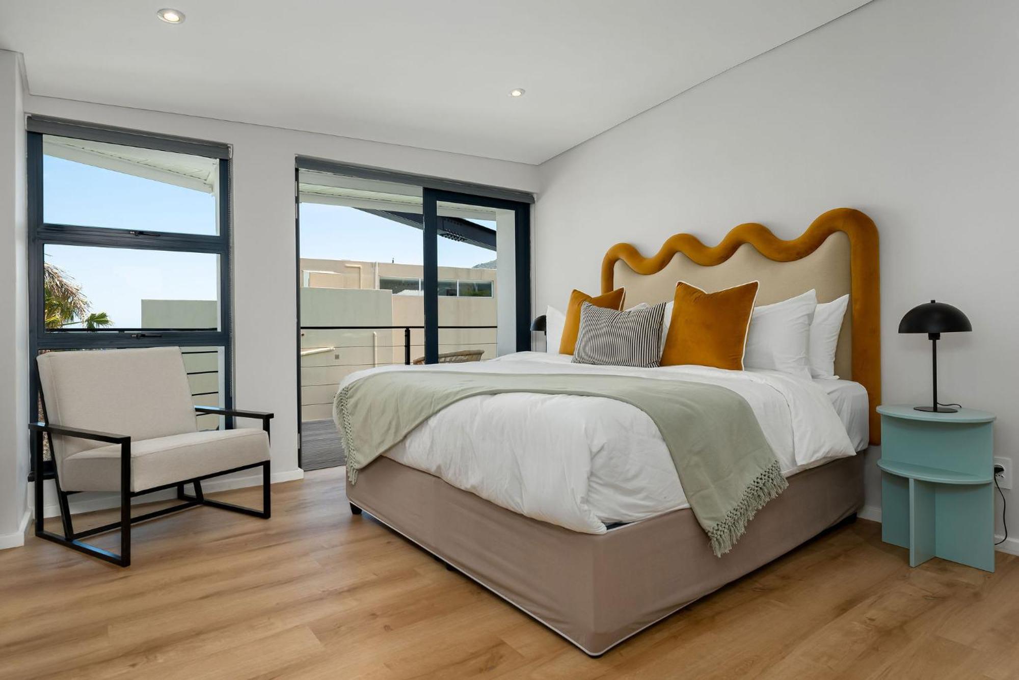 Neighbourgood 1St Crescent Camps Bay Hotel Cape Town Exterior photo