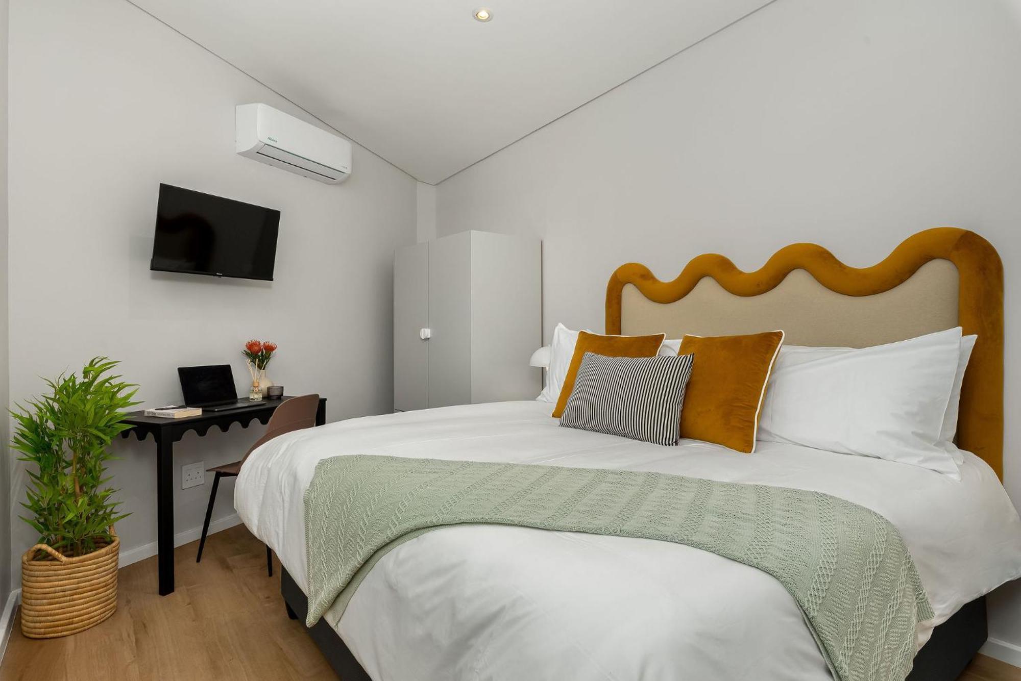 Neighbourgood 1St Crescent Camps Bay Hotel Cape Town Exterior photo