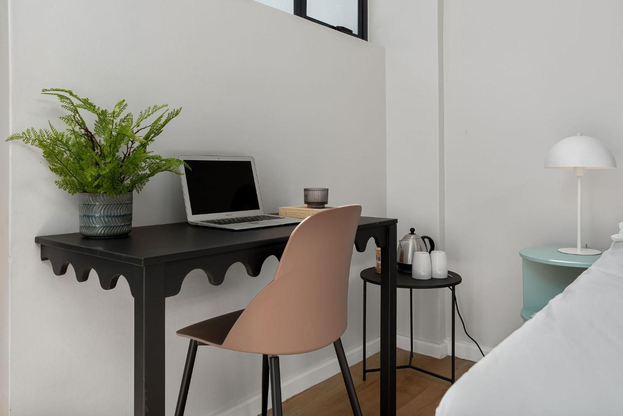 Neighbourgood 1St Crescent Camps Bay Hotel Cape Town Room photo
