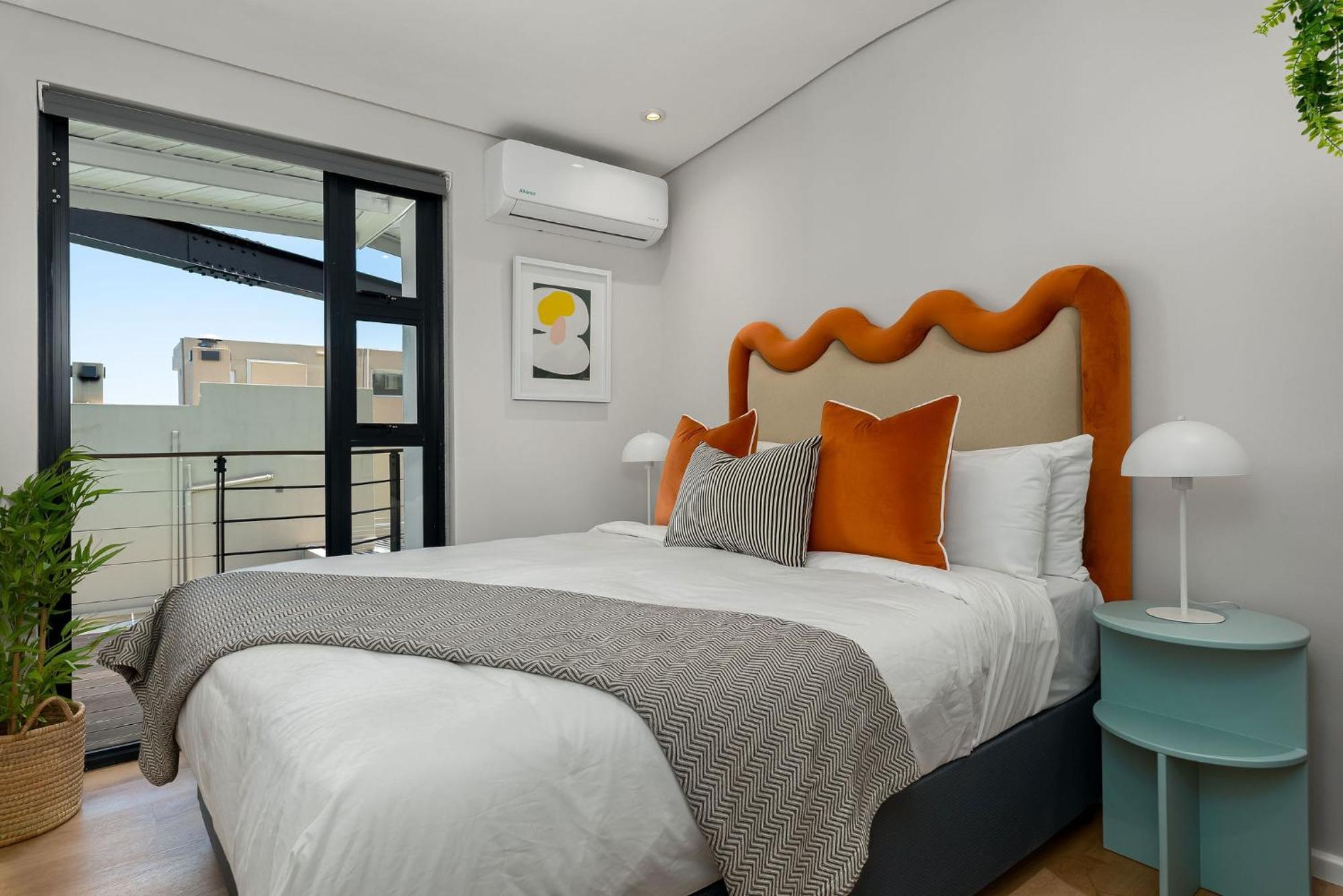 Neighbourgood 1St Crescent Camps Bay Hotel Cape Town Exterior photo